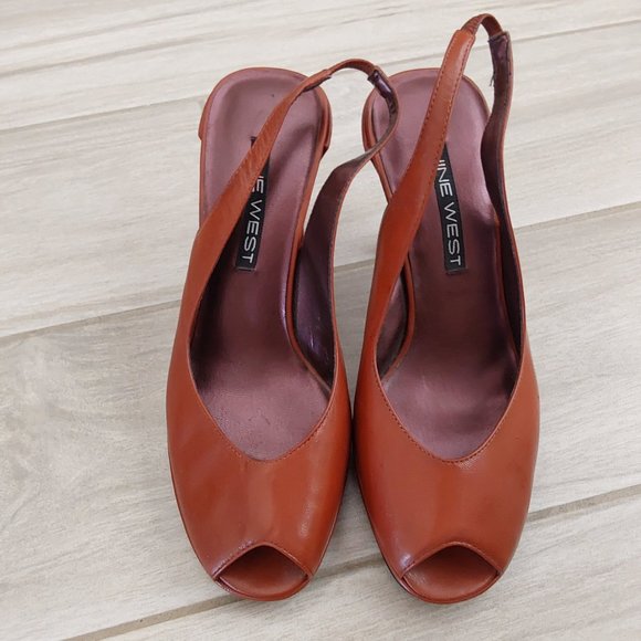Nine West NWOB Deep Red Peep Toe Sling Back 2.5 in Heel.   Size 6M - Picture 2 of 6